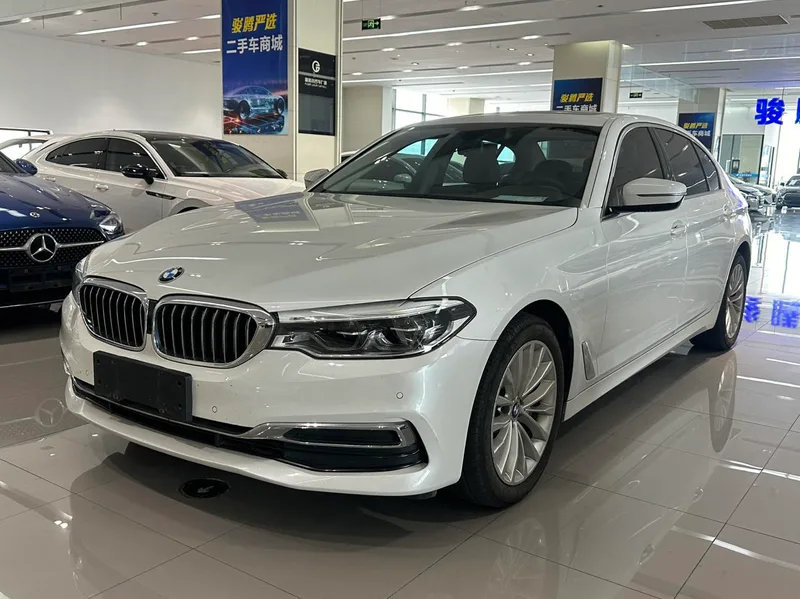BMW 5 Series 2020 530Li Líder Traje de lujo exterior foto 1 BMW 5 Series 2020 530Li Líder Traje de lujo exterior foto 1