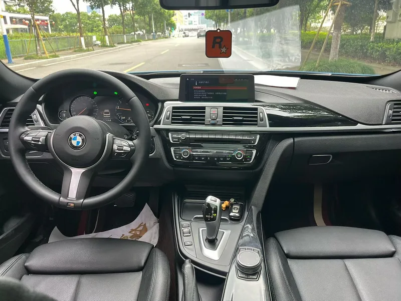 BMW 3 Series GT 2020 320i M Sports suit interior photo 8 BMW 3 Series GT 2020 320i M Sports suit interior photo 8