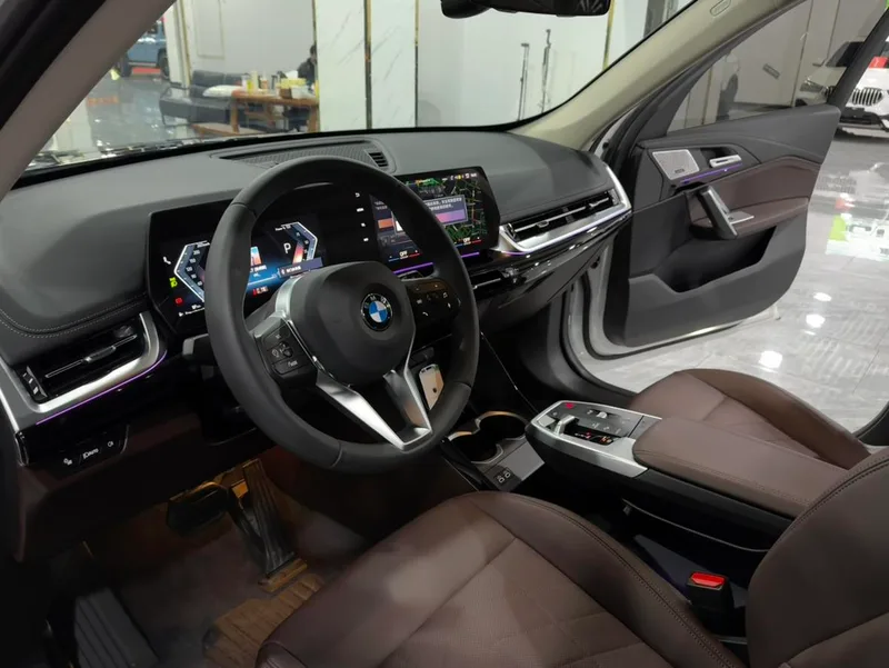 BMW X1 2025 sDrive25Li X Design Suit exterior photo 4