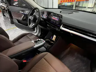 BMW X1 2025 sDrive25Li X Design Suit interior photo 9