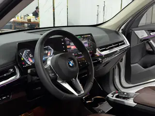 BMW X1 2025 sDrive25Li X Design Suit interior photo 11