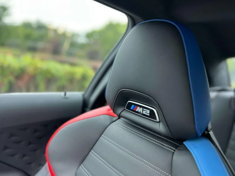 BMW M2 2024 M2 Coupe interior photo 16 BMW M2 2024 M2 Coupe interior photo 16