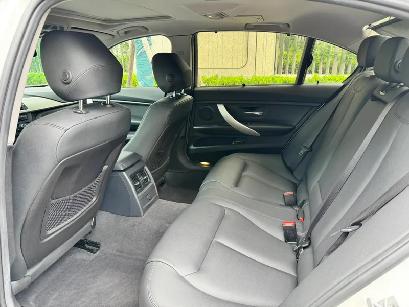 BMW 3 Series 2015 320Li Модный тип интерьер фото 6