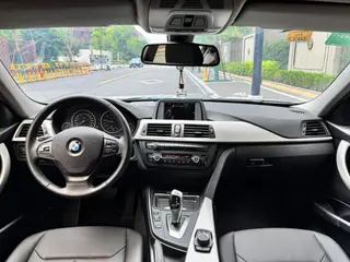 BMW 3 Series 2015 320Li Модный тип интерьер фото 8