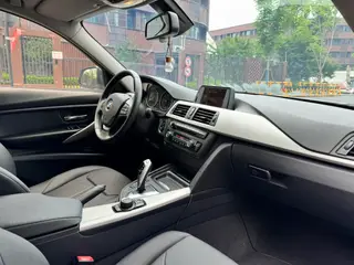 BMW 3 Series 2015 320Li Модный тип интерьер фото 9