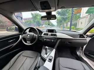 BMW 3 Series 2015 320Li Модный тип интерьер фото 10