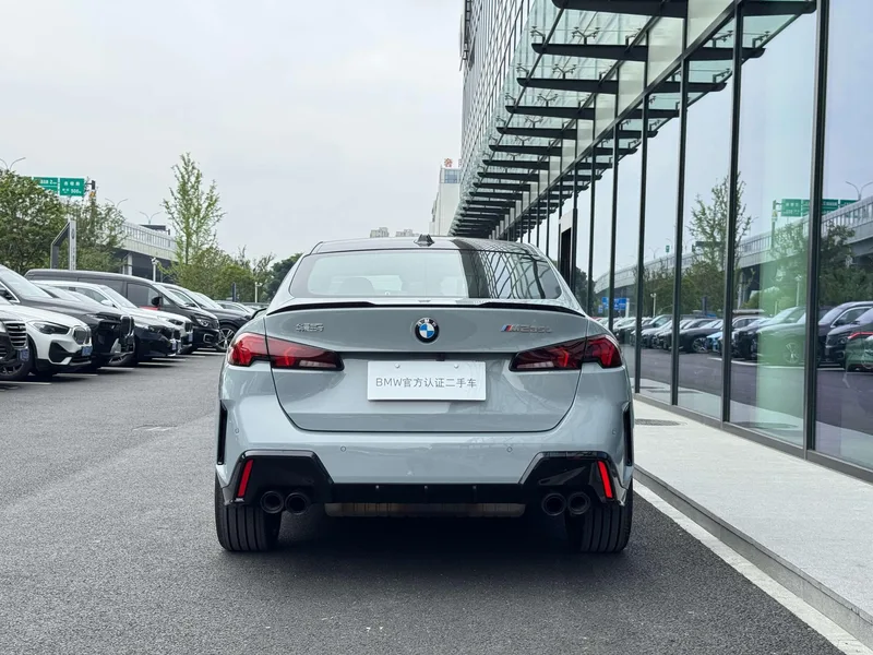 BMW 2 Series 2025 M235L extérieur photo 4