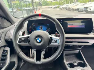BMW 2 Series 2025 M235L intérieur photo 11