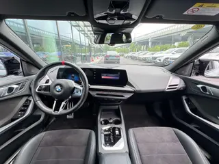 BMW 2 Series 2025 M235L intérieur photo 13