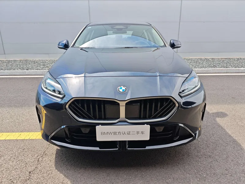 BMW 2 Series 2025 225L M Conjunto deportivo exterior foto 3 BMW 2 Series 2025 225L M Conjunto deportivo exterior foto 3