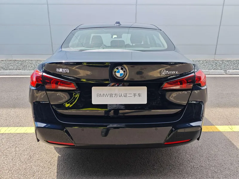 BMW 2 Series 2025 225L M Conjunto deportivo exterior foto 4 BMW 2 Series 2025 225L M Conjunto deportivo exterior foto 4