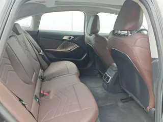 BMW 2 Series 2025 225L M Conjunto deportivo interior foto 8 BMW 2 Series 2025 225L M Conjunto deportivo interior foto 8
