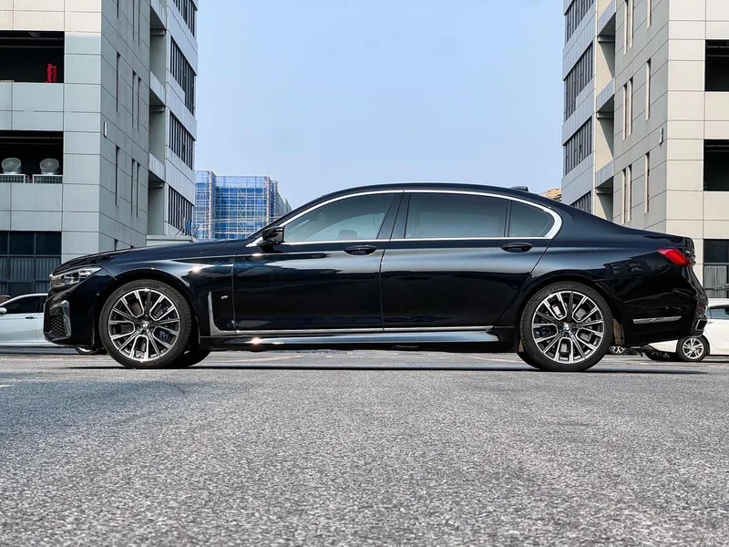 BMW 7 Series 2021 740Li xDrive Административный тип M Спортивный костюм экстерьер фото 2