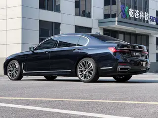 BMW 7 Series 2021 740Li xDrive Административный тип M Спортивный костюм экстерьер фото 5