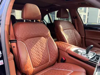 BMW 7 Series 2021 740Li xDrive Административный тип M Спортивный костюм интерьер фото 7
