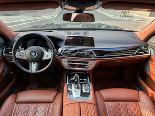 BMW 7 Series 2021 740Li xDrive Административный тип M Спортивный костюм интерьер фото 8