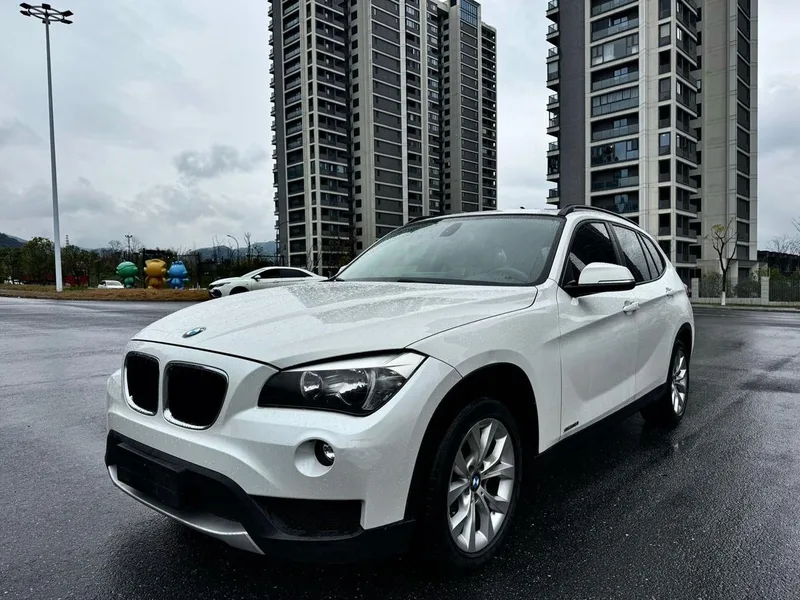 BMW X1 2013 sDrive18i Fashionable exterior photo 1 BMW X1 2013 sDrive18i Fashionable exterior photo 1