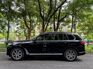 BMW X7 2022 xDrive40i Leading Luxury Set exterior photo 3