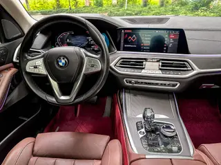 BMW X7 2022 xDrive40i Leading Luxury Set interior photo 10