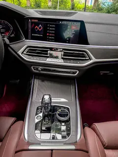 BMW X7 2022 xDrive40i Leading Luxury Set interior photo 11