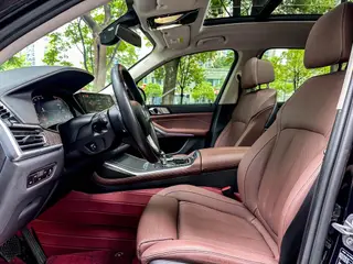 BMW X7 2022 xDrive40i Leading Luxury Set interior photo 13