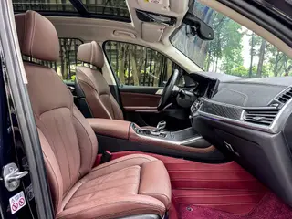 BMW X7 2022 xDrive40i Leading Luxury Set interior photo 14