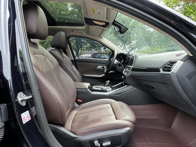 BMW 3 Series 2022 320Li M Sports suit interior photo 13