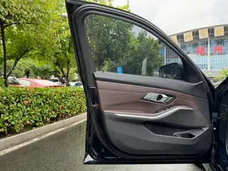 BMW 3 Series 2022 320Li M Sports suit interior photo 17