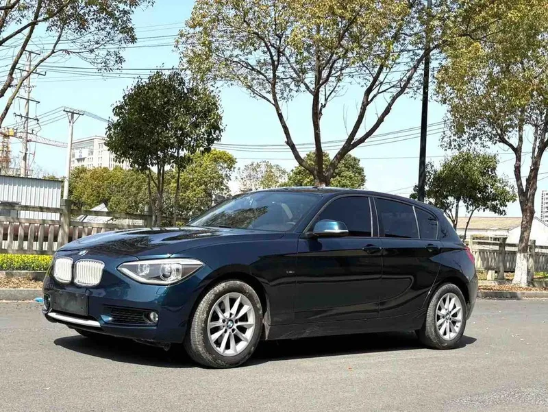BMW 1 Series (Imported) 2013 Restyling 116i Leading Type exterior photo 1 BMW 1 Series (Imported) 2013 Restyling 116i Leading Type exterior photo 1