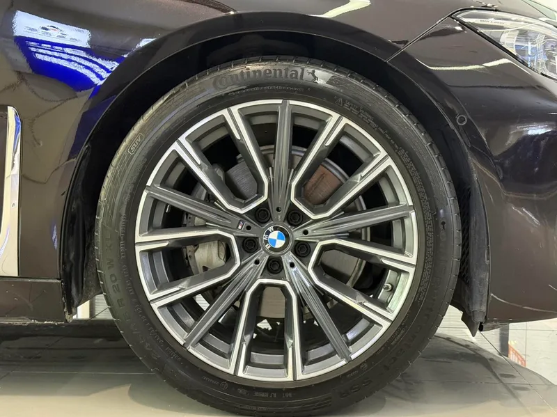BMW 7 Series 2019 Restyling 740Li xDrive Administrative M Sports suit interior photo 18 BMW 7 Series 2019 Restyling 740Li xDrive Administrative M Sports suit interior photo 18