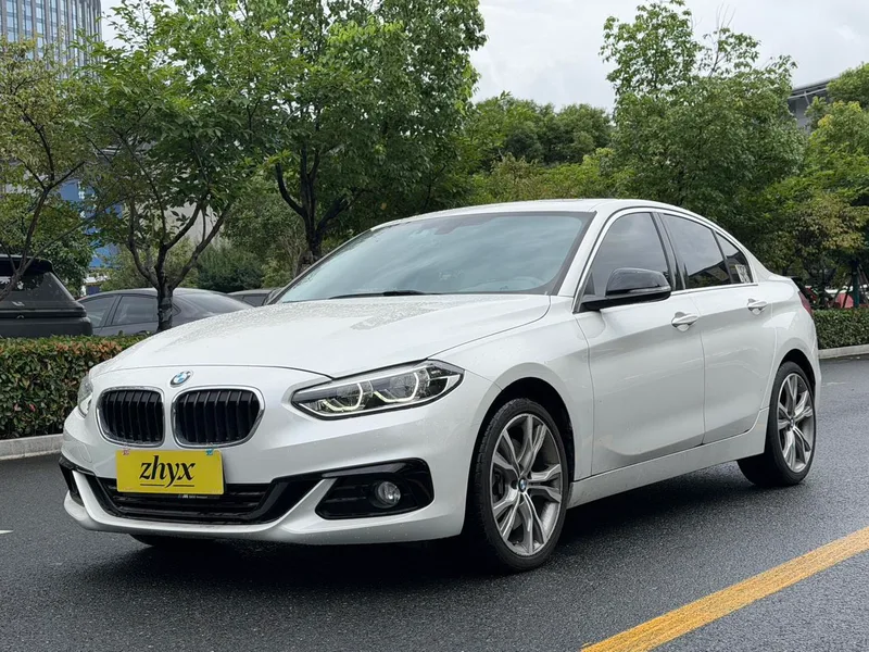 BMW 1 Series 2018 Restyling 120i Design Suit Type exterior photo 1 BMW 1 Series 2018 Restyling 120i Design Suit Type exterior photo 1