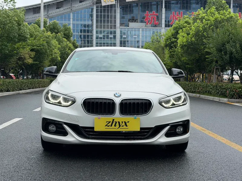 BMW 1 Series 2018 Restyling 120i Design Suit Type exterior photo 2 BMW 1 Series 2018 Restyling 120i Design Suit Type exterior photo 2