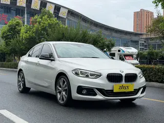 BMW 1 Series 2018 Restyling 120i Design Suit Type exterior photo 3 BMW 1 Series 2018 Restyling 120i Design Suit Type exterior photo 3