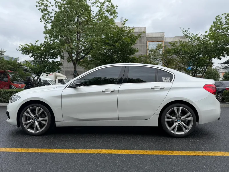 BMW 1 Series 2018 Restyling 120i Design Suit Type exterior photo 4 BMW 1 Series 2018 Restyling 120i Design Suit Type exterior photo 4