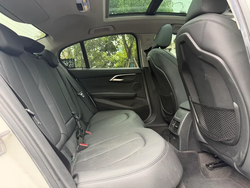 BMW 1 Series 2018 Restyling 120i Design Suit Type interior photo 11 BMW 1 Series 2018 Restyling 120i Design Suit Type interior photo 11