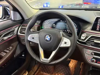 BMW 7 Series 2019 730Li M Спортивный костюм интерьер фото 11