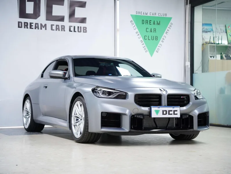 BMW M2 2024 M2 Coupe interior photo 15 BMW M2 2024 M2 Coupe interior photo 15