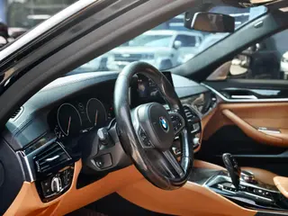 BMW 5 Series 2019 530Li Leading Type M Sports suit exterior photo 9 BMW 5 Series 2019 530Li Leading Type M Sports suit exterior photo 9