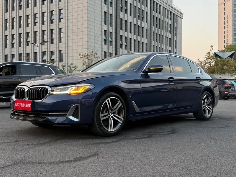 BMW 5 Series 2022 Restyling 530Li Leading Type Luxury Set exterior photo 1 BMW 5 Series 2022 Restyling 530Li Leading Type Luxury Set exterior photo 1