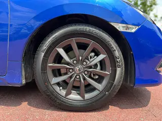 Honda Civic 2019 220TURBO CVT Version dynamique État VI extérieur photo 10 Honda Civic 2019 220TURBO CVT Version dynamique État VI extérieur photo 10