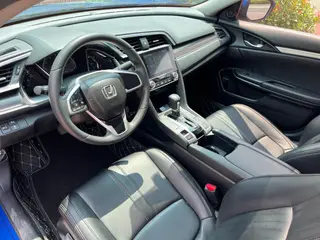 Honda Civic 2019 220TURBO CVT Version dynamique État VI intérieur photo 11 Honda Civic 2019 220TURBO CVT Version dynamique État VI intérieur photo 11
