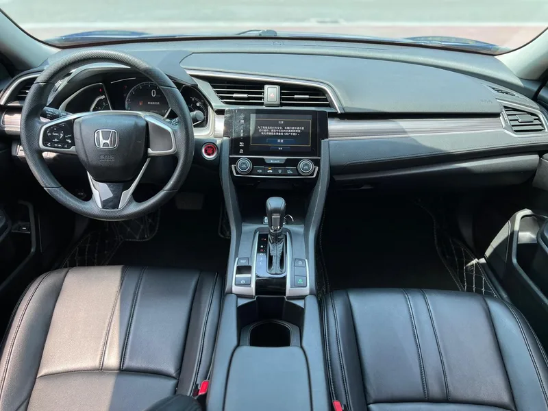 Honda Civic 2019 220TURBO CVT Version dynamique État VI intérieur photo 12 Honda Civic 2019 220TURBO CVT Version dynamique État VI intérieur photo 12