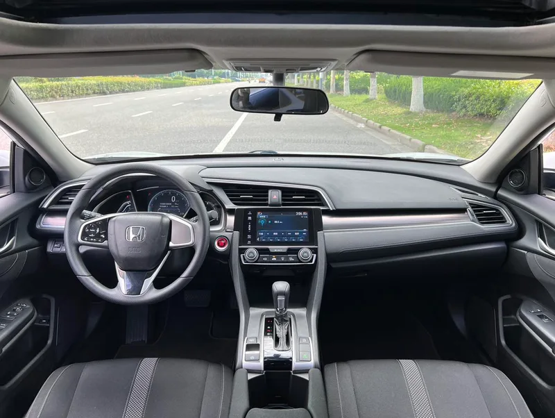 Honda Civic 2019 220TURBO CVT Dynamic Edition China V interior photo 10 Honda Civic 2019 220TURBO CVT Dynamic Edition China V interior photo 10