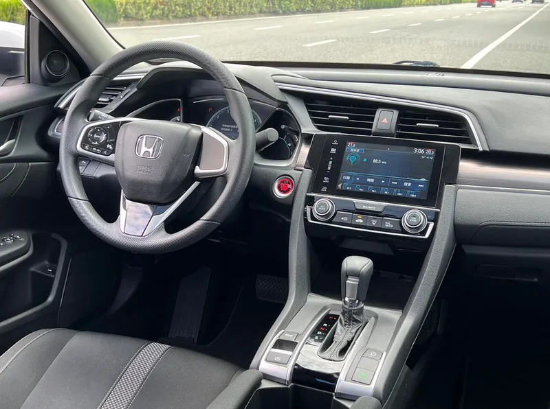 Honda Civic 2019 220TURBO CVT Dynamic Edition China V interior photo 11 Honda Civic 2019 220TURBO CVT Dynamic Edition China V interior photo 11