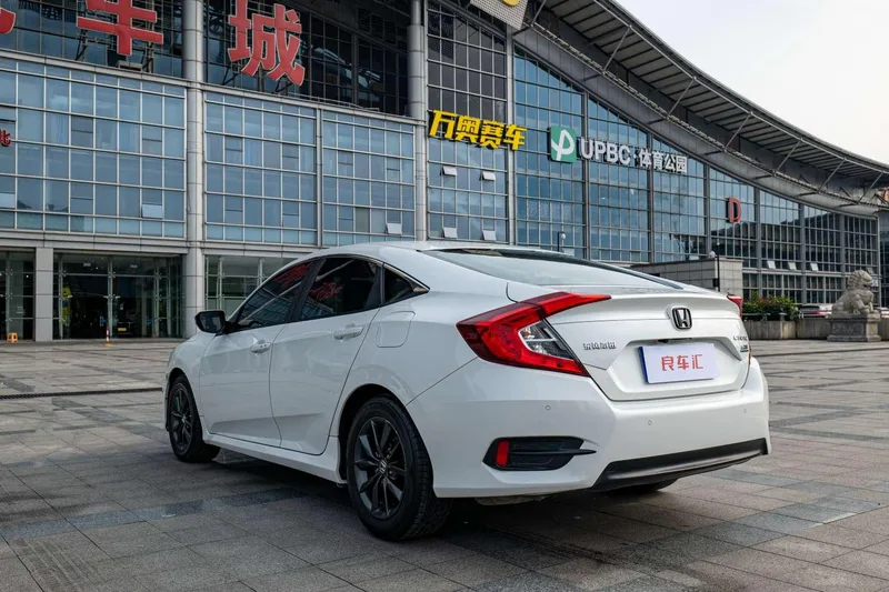 Honda Civic 2019 220TURBO CVT Dynamic Edition Country VI interior photo 7 Honda Civic 2019 220TURBO CVT Dynamic Edition Country VI interior photo 7