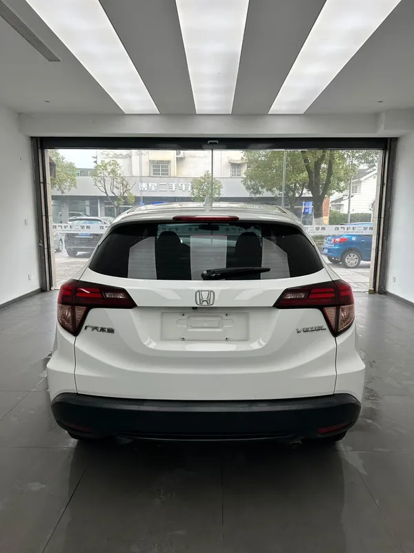 Honda Vezel 2017 1.8L CVT Pionnier à deux roues motrices intérieur photo 8 Honda Vezel 2017 1.8L CVT Pionnier à deux roues motrices intérieur photo 8