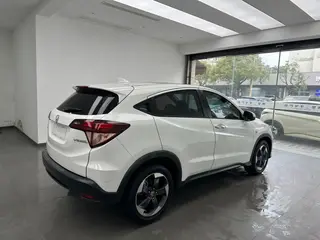 Honda Vezel 2017 1.8L CVT Pionnier à deux roues motrices intérieur photo 9 Honda Vezel 2017 1.8L CVT Pionnier à deux roues motrices intérieur photo 9