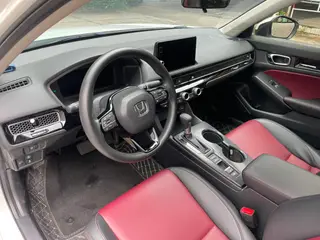 Honda Civic 2023 240TURBO CVT Энергичный выпуск интерьер фото 12