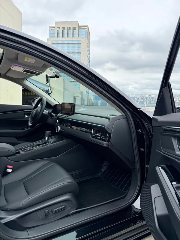 Honda Inspire 2025 260TURBO Elegant Edition interior photo 8