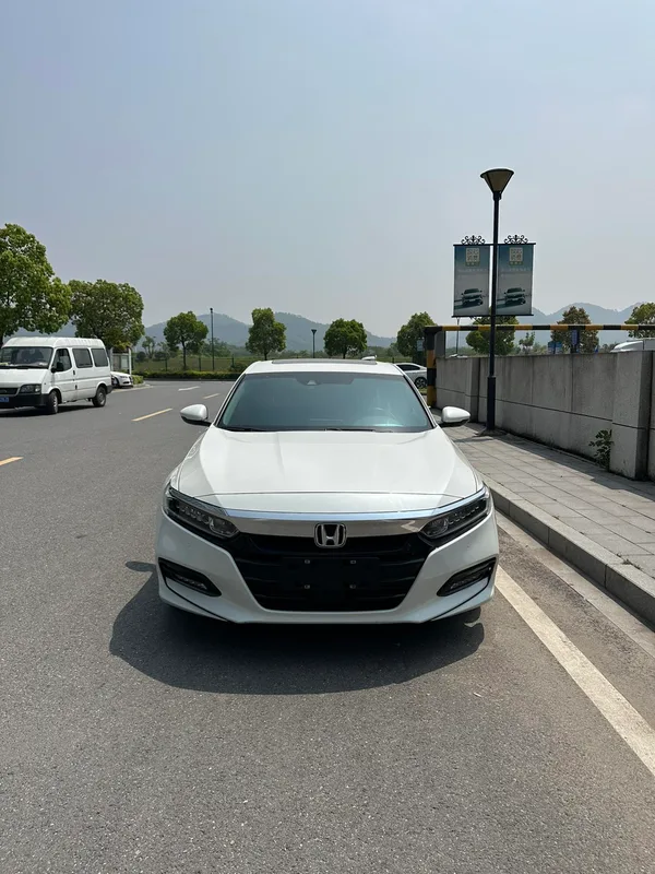 Honda Accord 2018 260TURBO Flagship Edition Country VI exterior photo 3 Honda Accord 2018 260TURBO Flagship Edition Country VI exterior photo 3
